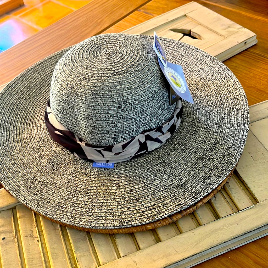 Nwt Wallaroo Packable Hat